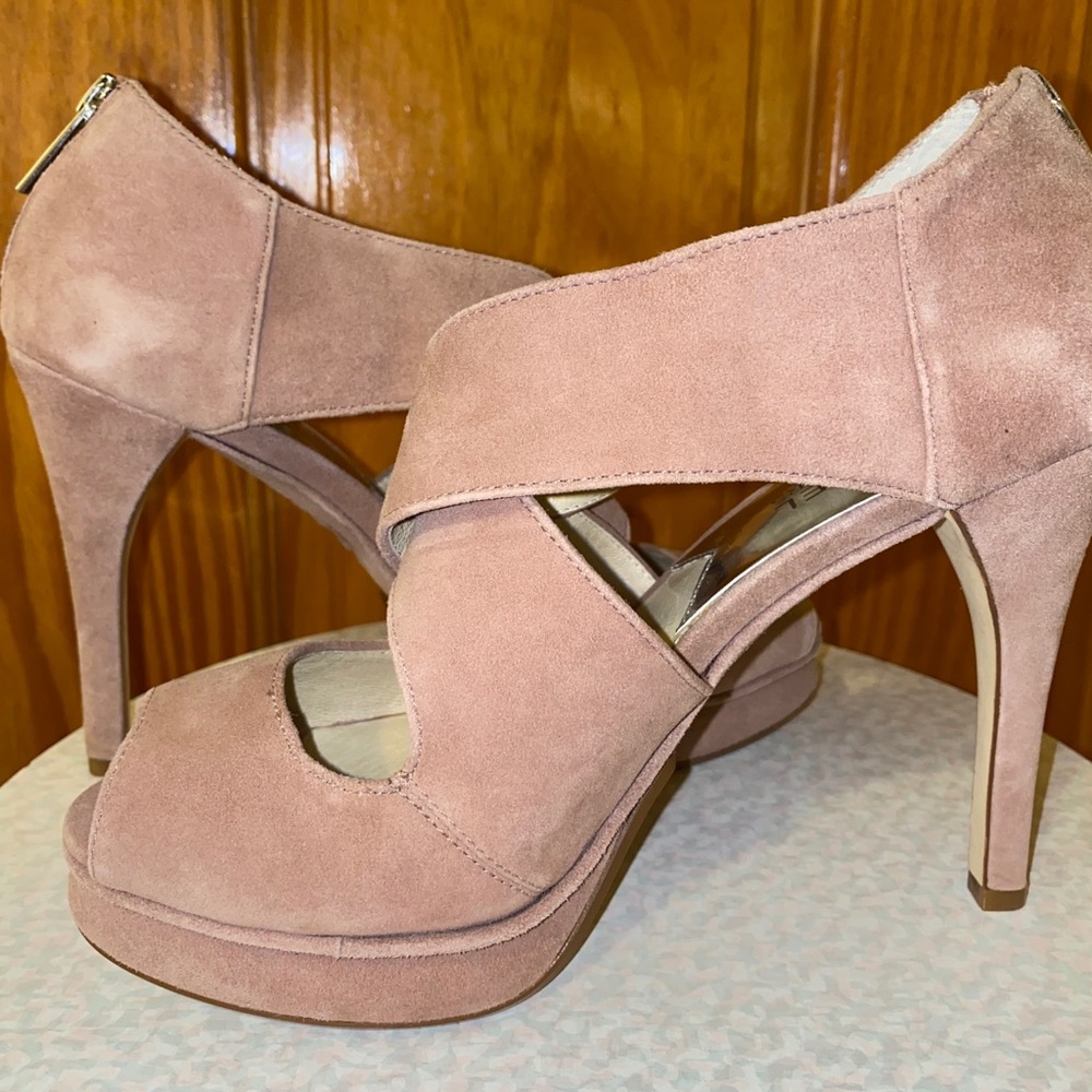 MICHAEL KORS Suede Peep toe Platform Heels 6